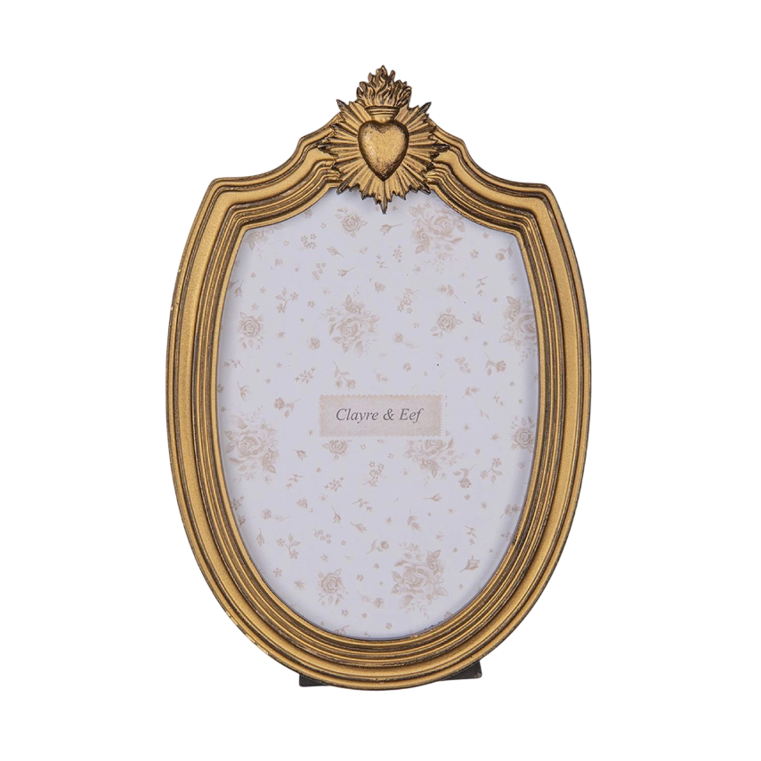 Moldura dourada em estilo barroco