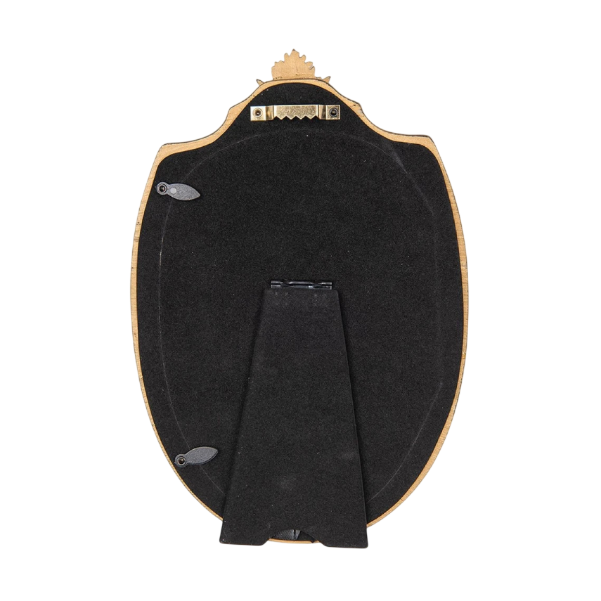 Moldura dourada em estilo barroco